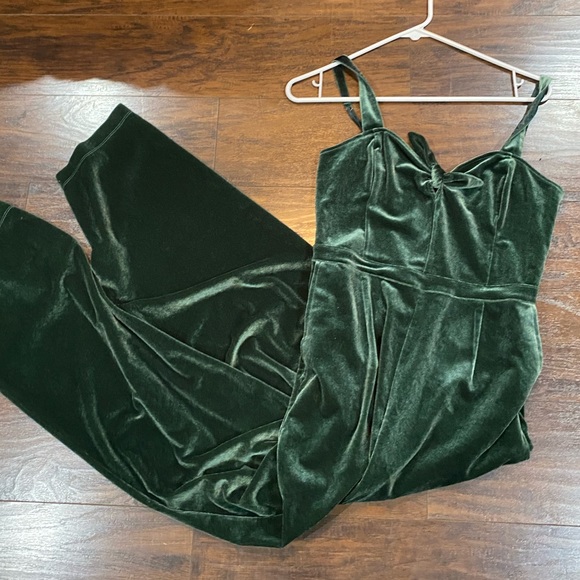 Abercrombie & Fitch velvet Green Jumpsuit Romper - Picture 5 of 9